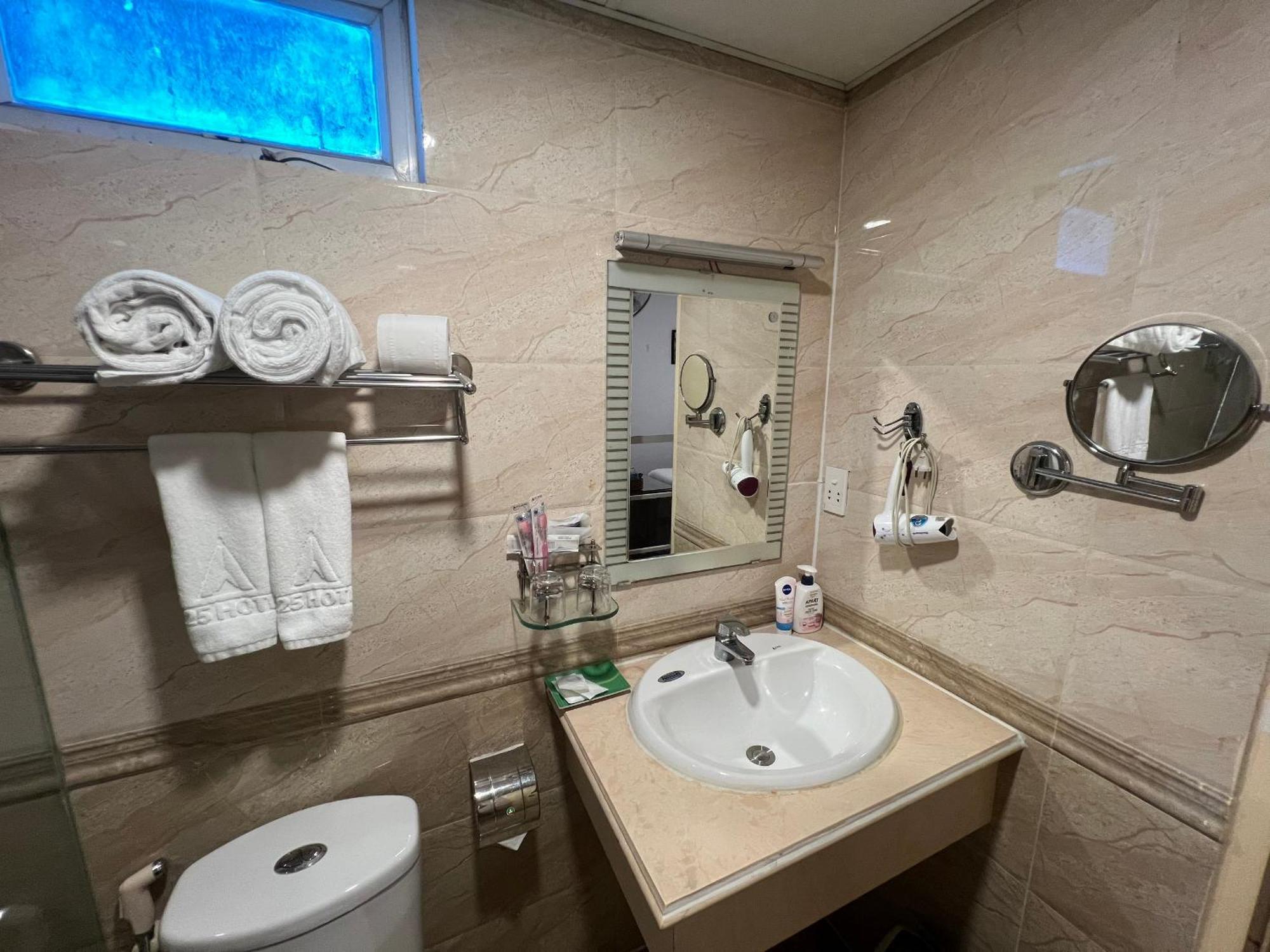A25 Hotel - 19 Bui Thi Xuan Ho Chi Minh City Bagian luar foto